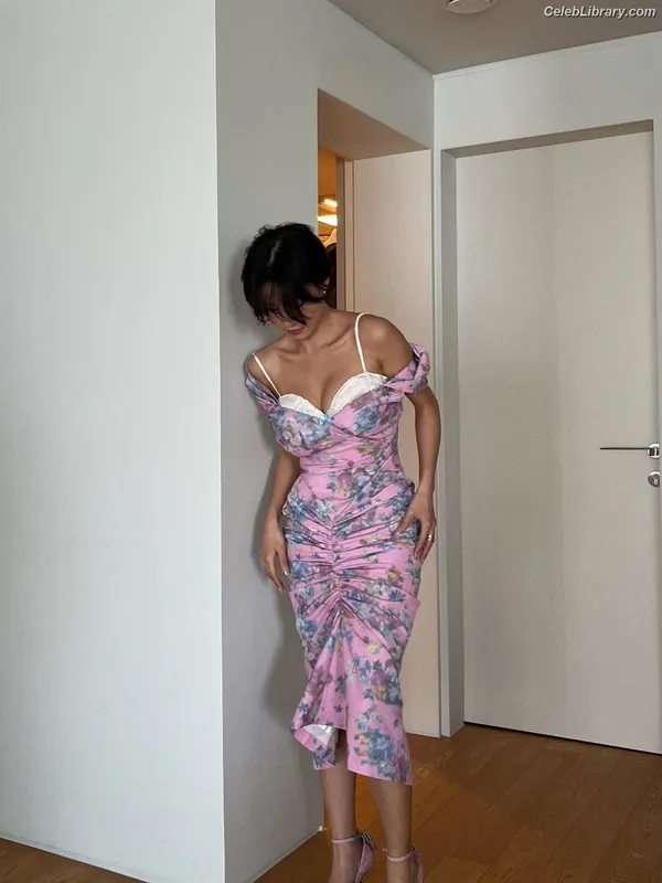 HWASA photo 6 of 469