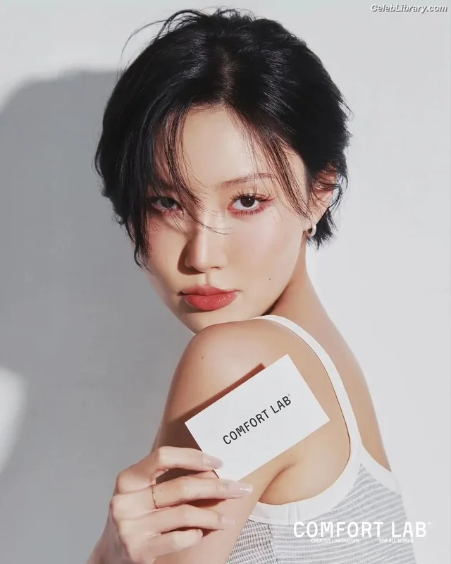 HWASA photo 15 of 469