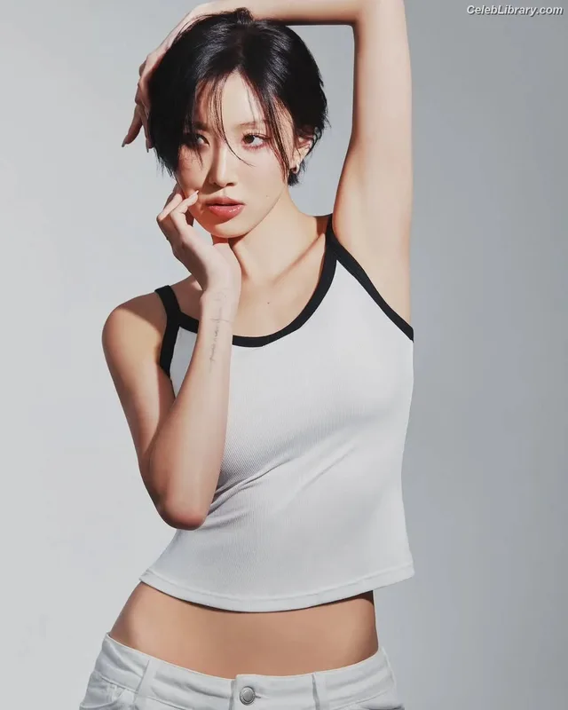 HWASA photo 19 of 469