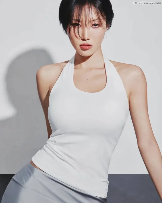 HWASA photo 20 of 469