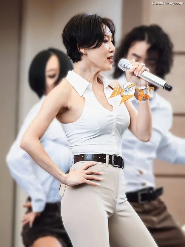 HWASA photo 6 of 469