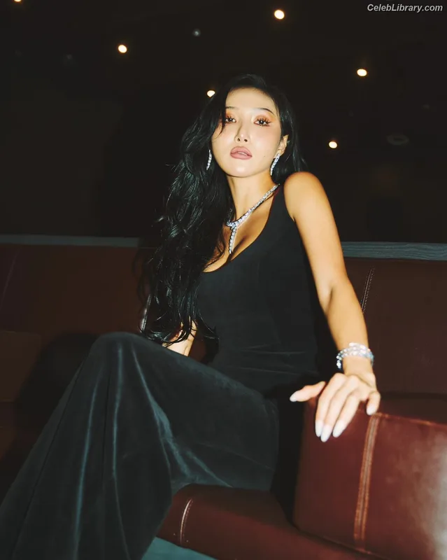 HWASA photo 24 of 469