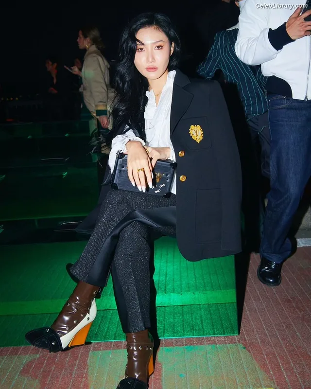 HWASA photo 15 of 469
