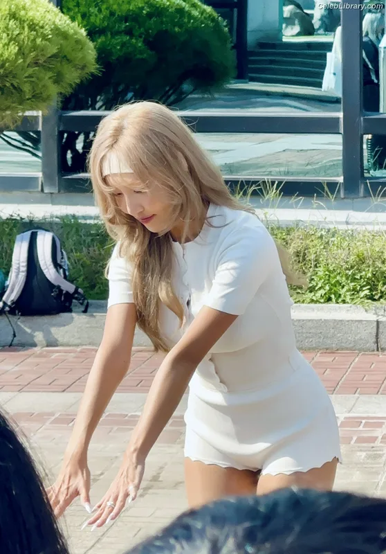 HWASA photo 18 of 469