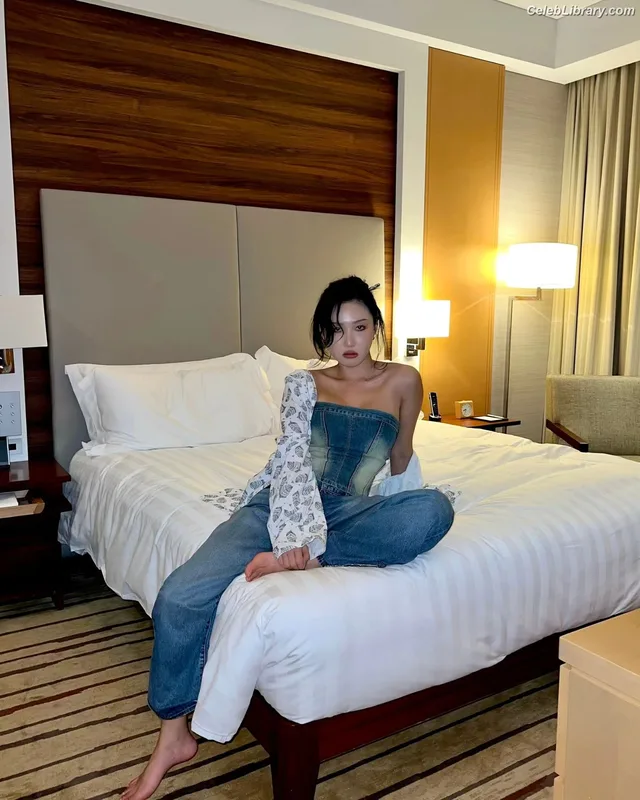 HWASA photo 2 of 469