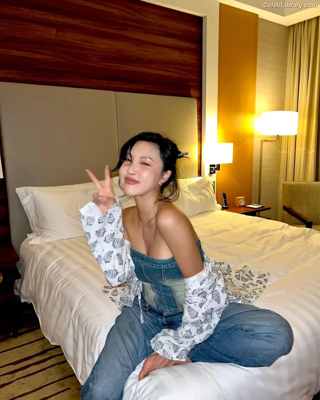 HWASA photo 22 of 469