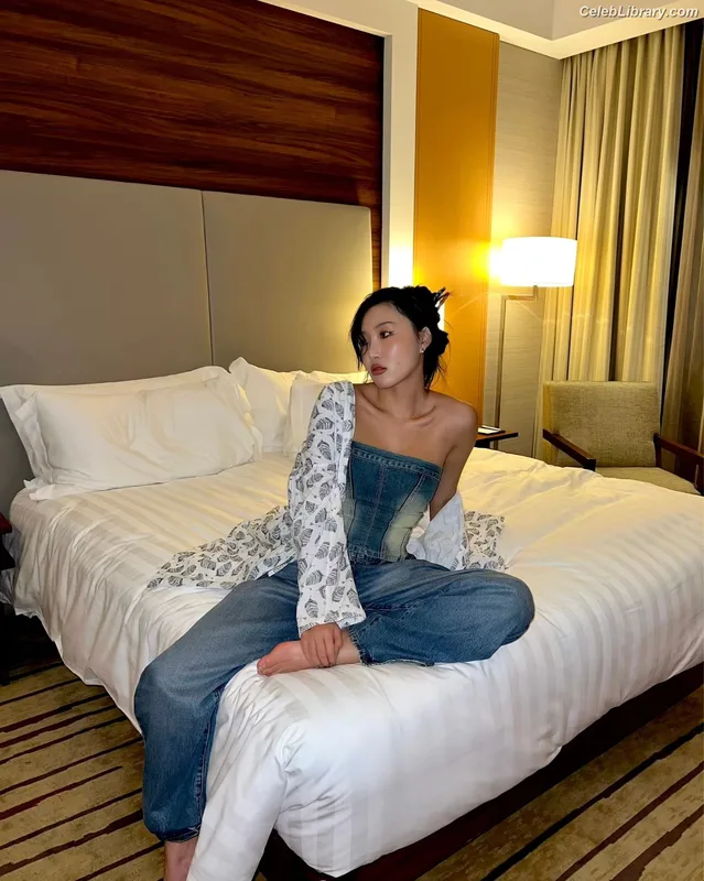 HWASA photo 5 of 469