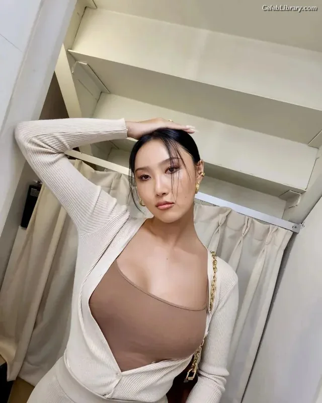 HWASA photo 12 of 469