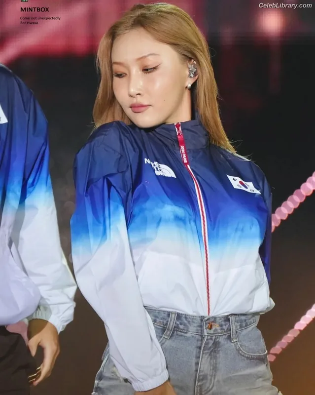 HWASA photo 7 of 469