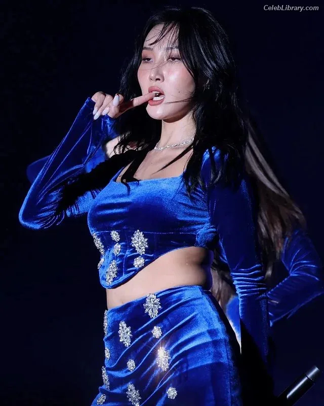 HWASA photo 10 of 469