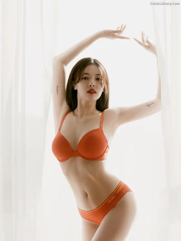 HyunA - Kim Hyun-ah photo 19 of 38