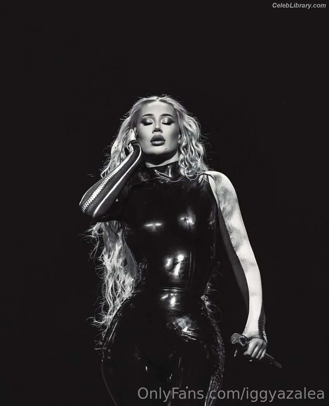 Iggy Azalea photo 1 of 768