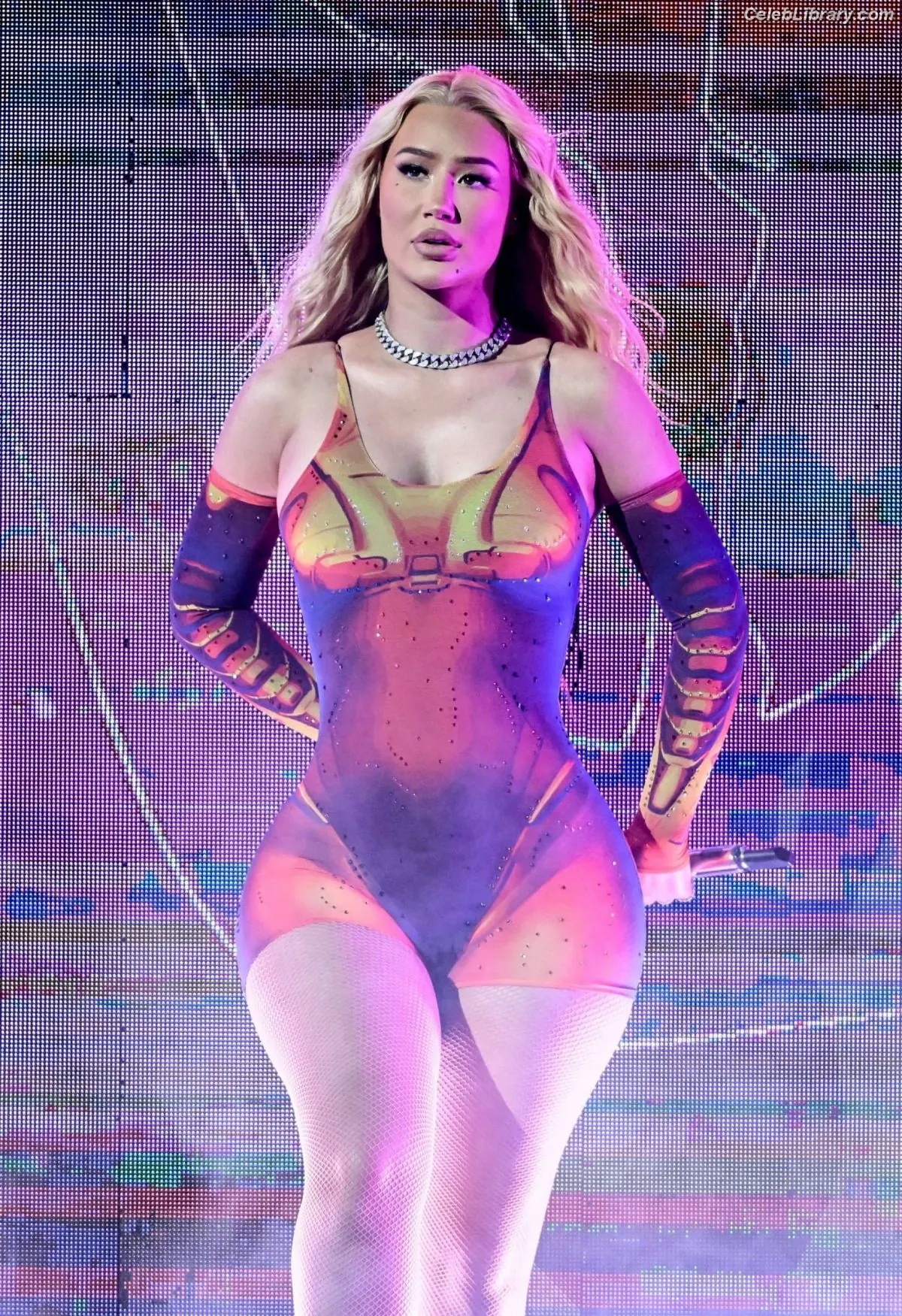 Iggy Azalea photo 6 of 768