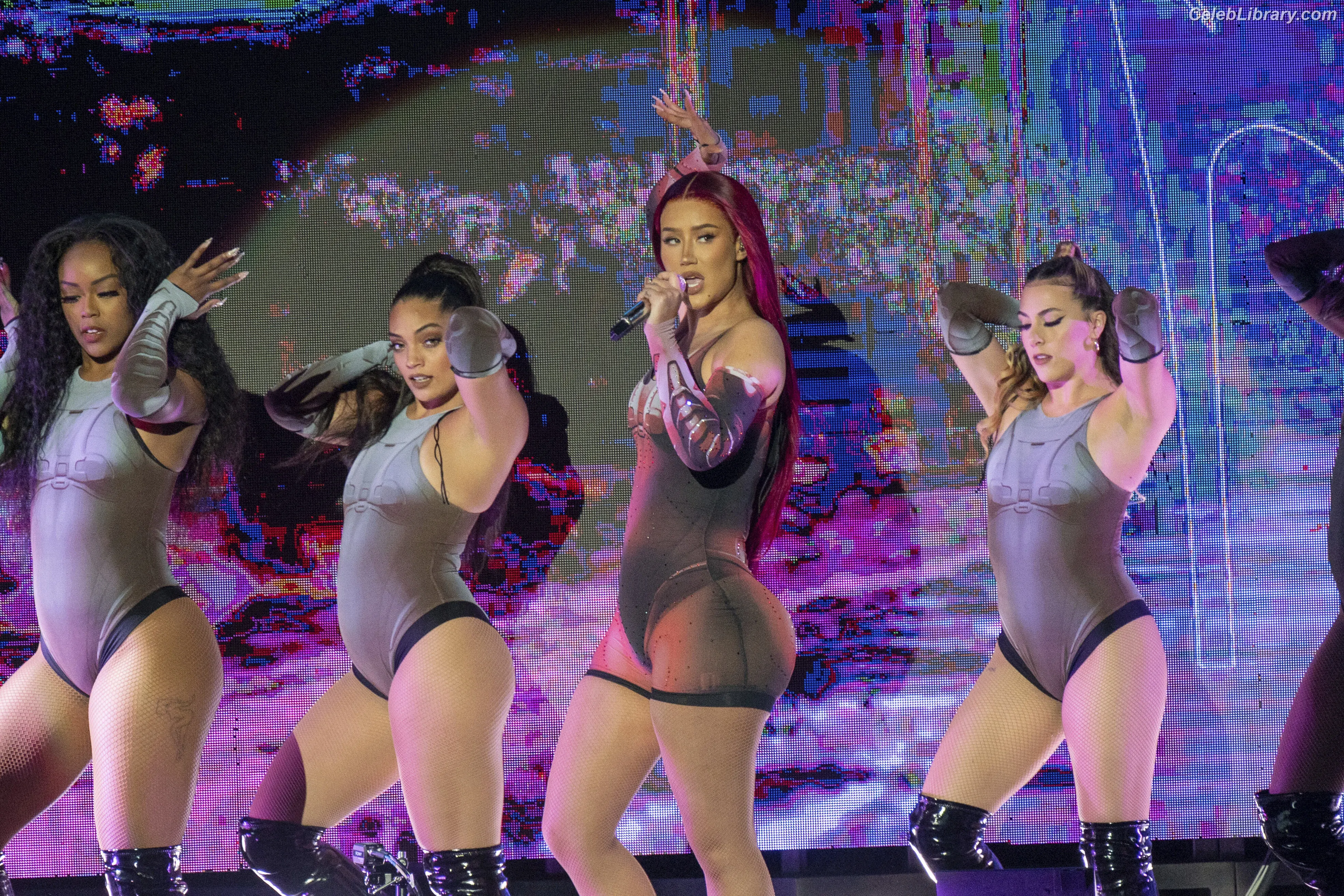 Iggy Azalea photo 1 of 768