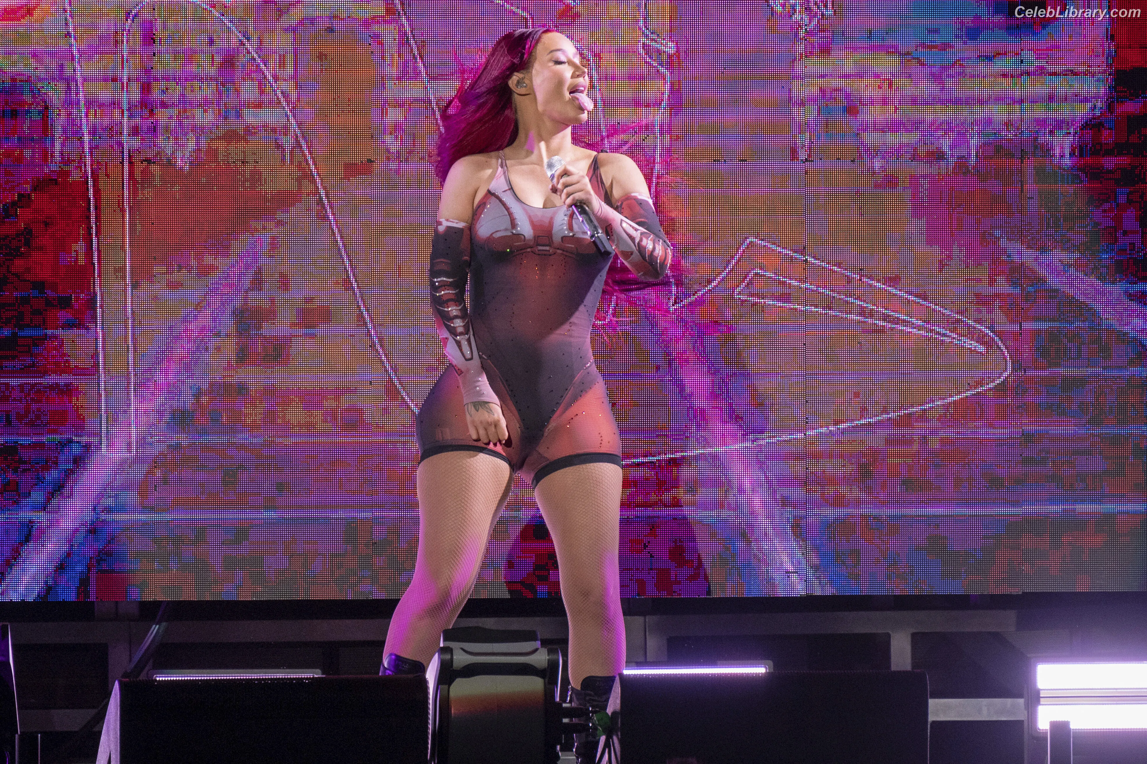 Iggy Azalea photo 2 of 768