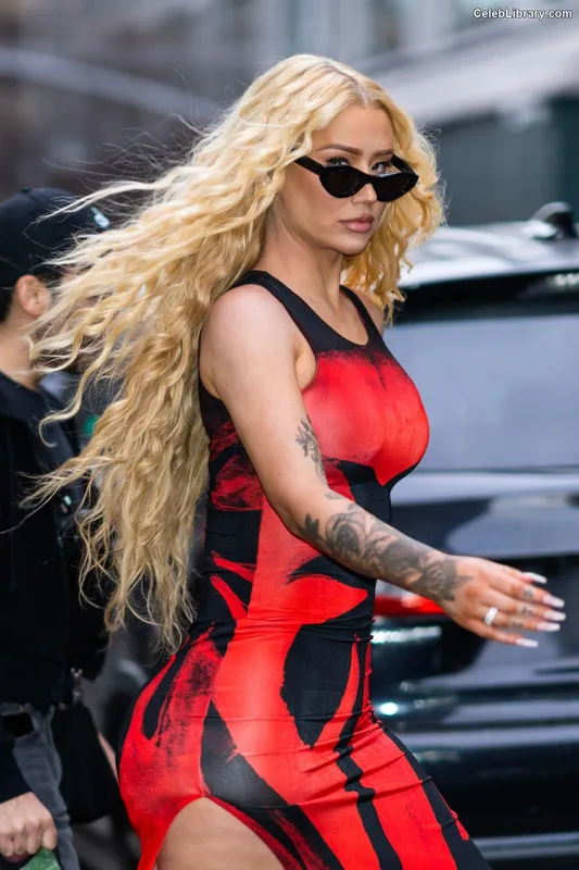 Iggy Azalea photo 2 of 757