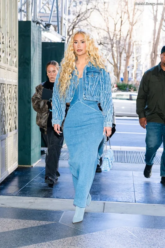 Iggy Azalea photo 10 of 757