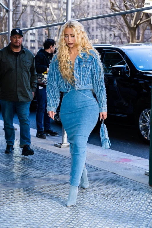 Iggy Azalea photo 12 of 757