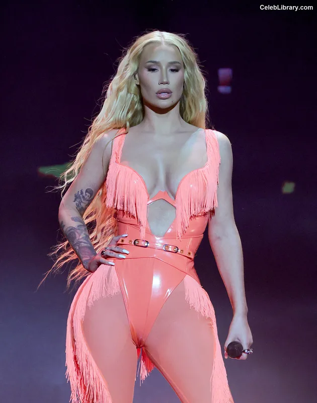 Iggy Azalea photo 14 of 757
