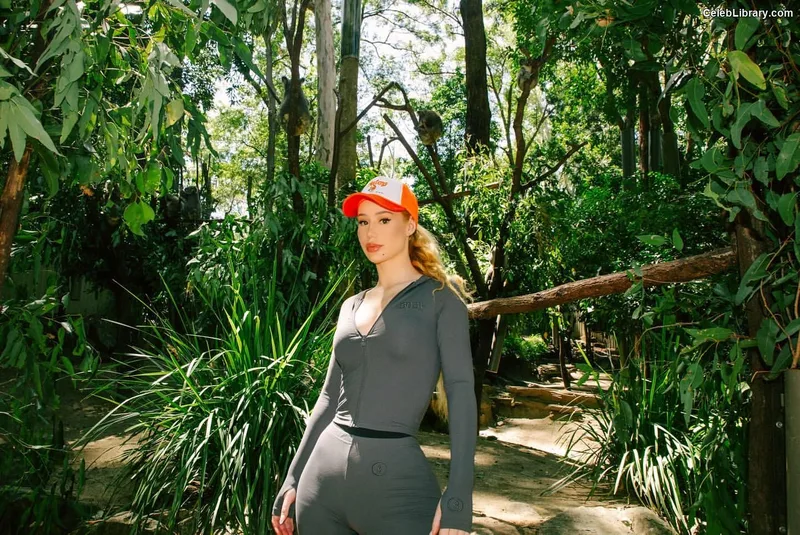 Iggy Azalea photo 17 of 757