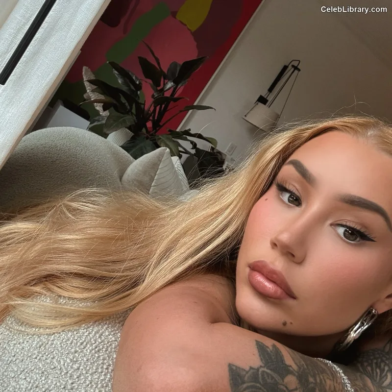 Iggy Azalea photo 8 of 757