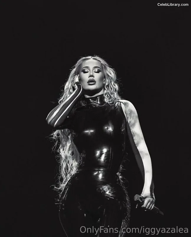 Iggy Azalea photo 24 of 757