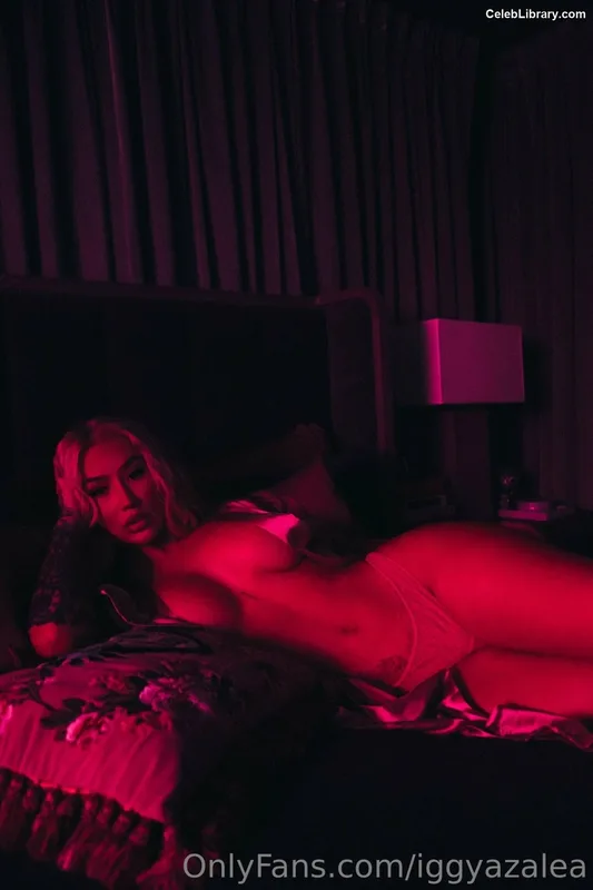 Iggy Azalea photo 14 of 757