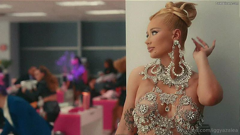 Iggy Azalea photo 5 of 757