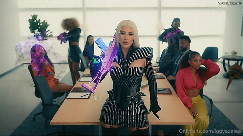 Iggy Azalea photo 7 of 757