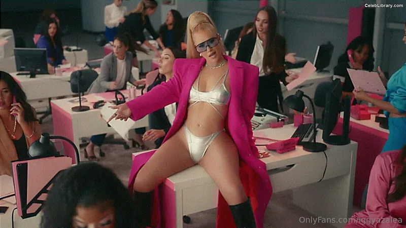 Iggy Azalea photo 8 of 757