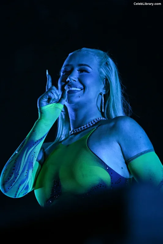 Iggy Azalea photo 16 of 757