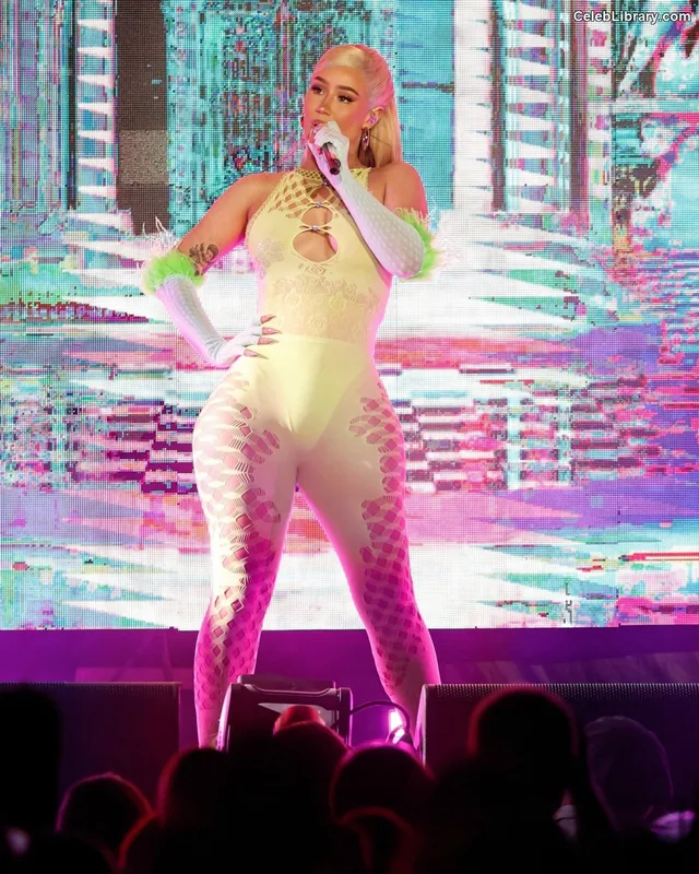 Iggy Azalea photo 22 of 757