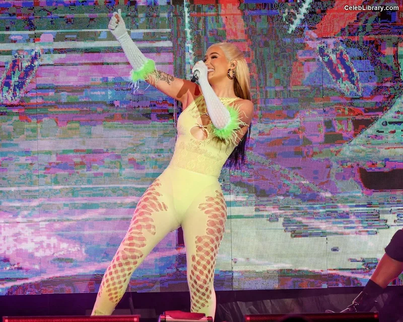 Iggy Azalea photo 23 of 757
