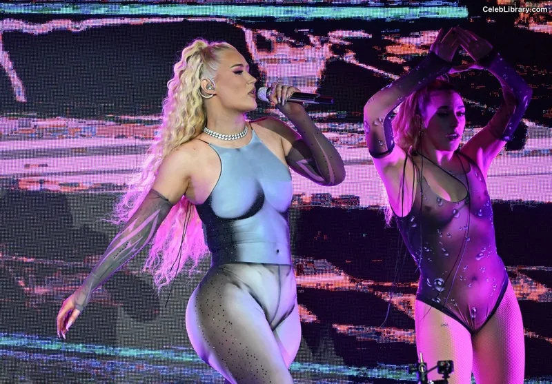 Iggy Azalea photo 2 of 757