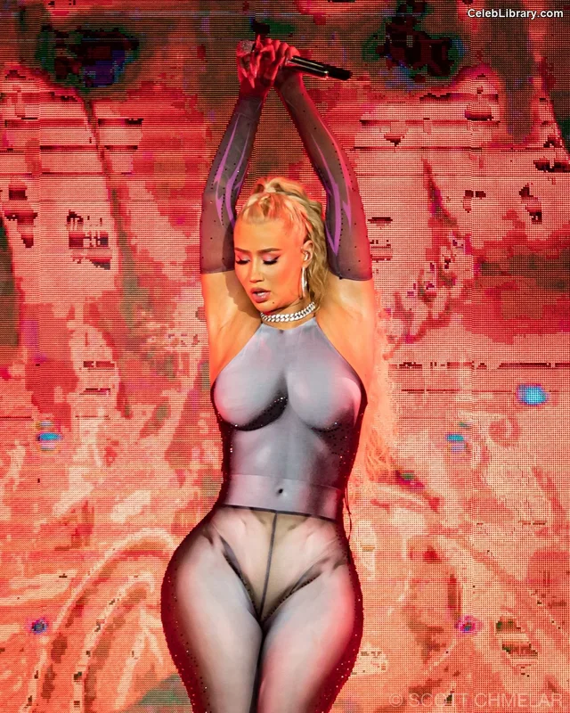 Iggy Azalea photo 3 of 757