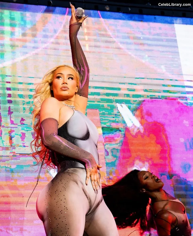 Iggy Azalea photo 6 of 757