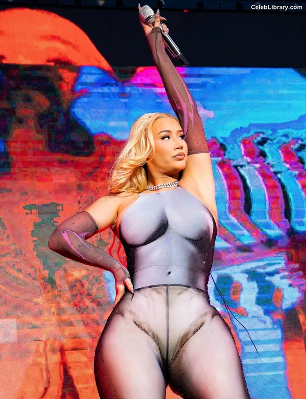 Iggy Azalea photo 7 of 757
