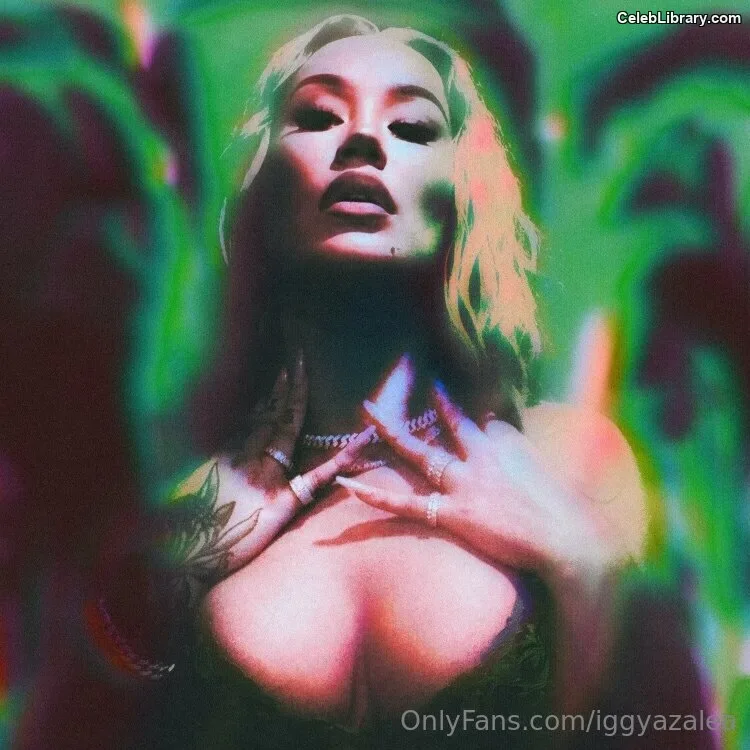 Iggy Azalea photo 14 of 757