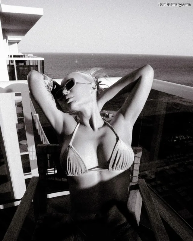 Iggy Azalea photo 5 of 757