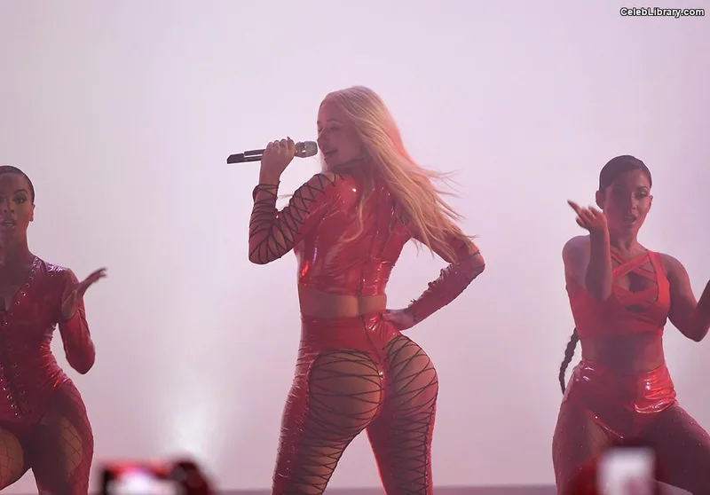 Iggy Azalea photo 11 of 757