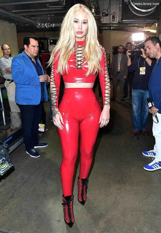 Iggy Azalea photo 12 of 757