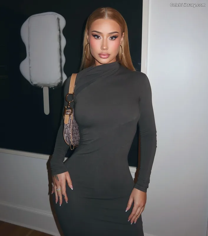 Iggy Azalea photo 18 of 757
