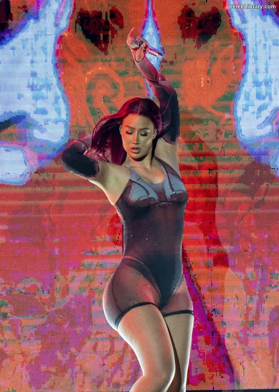 Iggy Azalea photo 10 of 757