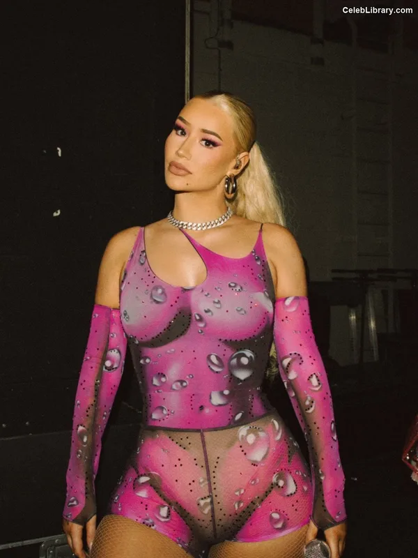 Iggy Azalea photo 4 of 757