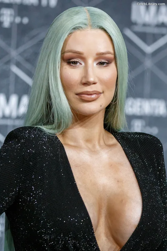 Iggy Azalea photo 10 of 757