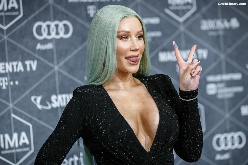 Iggy Azalea photo 11 of 757