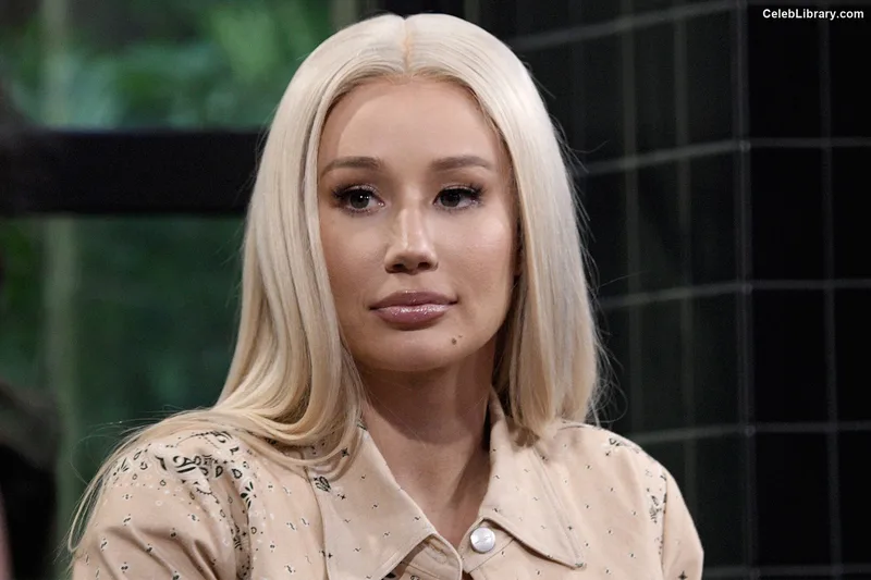 Iggy Azalea photo 13 of 757
