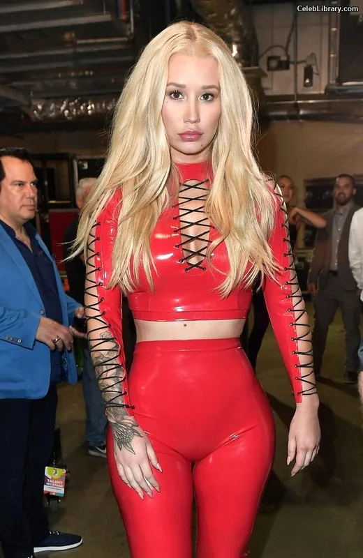 Iggy Azalea photo 3 of 757