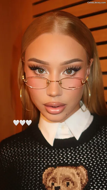 Iggy Azalea photo 6 of 757