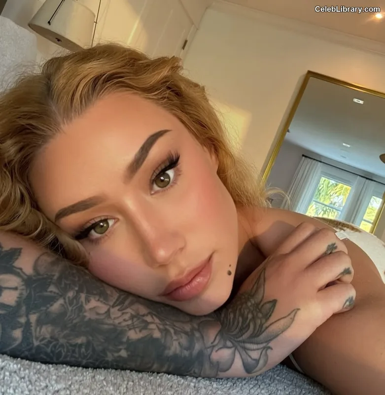 Iggy Azalea photo 14 of 757